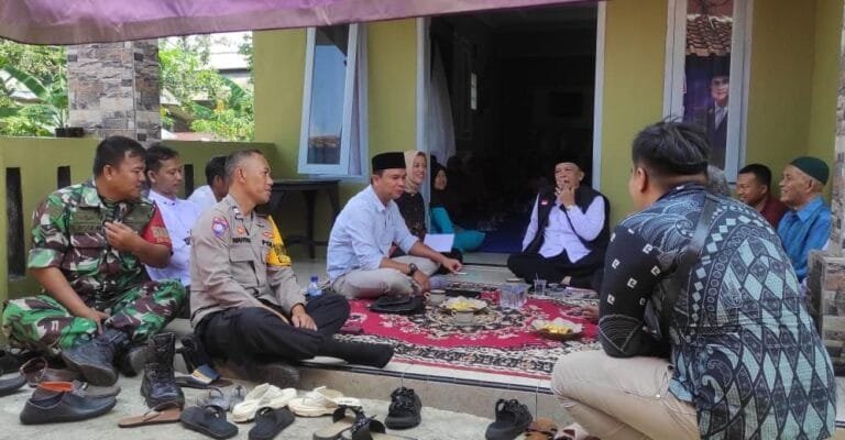 Polsek Ciamis Monitoring Reses Anggota DPRD Kabupaten Ciamis di Desa Sadananya