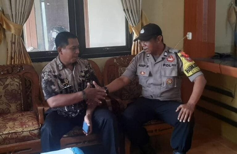 Cooling System, Polsek Cikoneng Polres Ciamis Patroli Kamtibmas Bahaya TPPO ke Warga Cidolog
