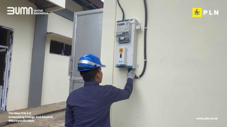 Momen Hari Pahlawan, PLN ULP Rajapolah Dukung Sektor Kesehatan dengan Penambahan Daya Listrik Puskesmas Panjalu