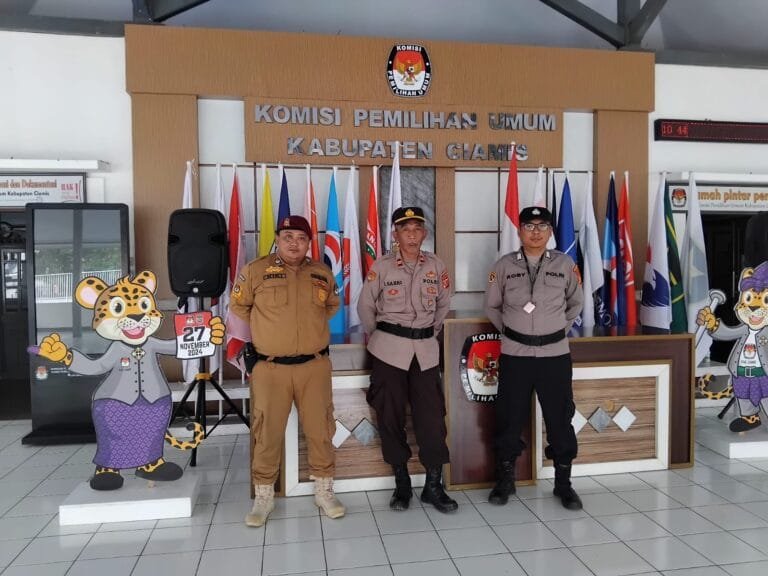 Ops Mantap Praja, Polres Ciamis Bersiaga 24 Jam Non Stop di Kantor KPU Kabupaten Ciamis