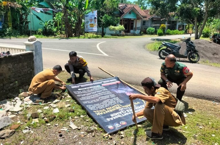 Soliditas TNI-Polri, Polsek dan Koramil Lakbok Cooling System ke Warga Bantardawa