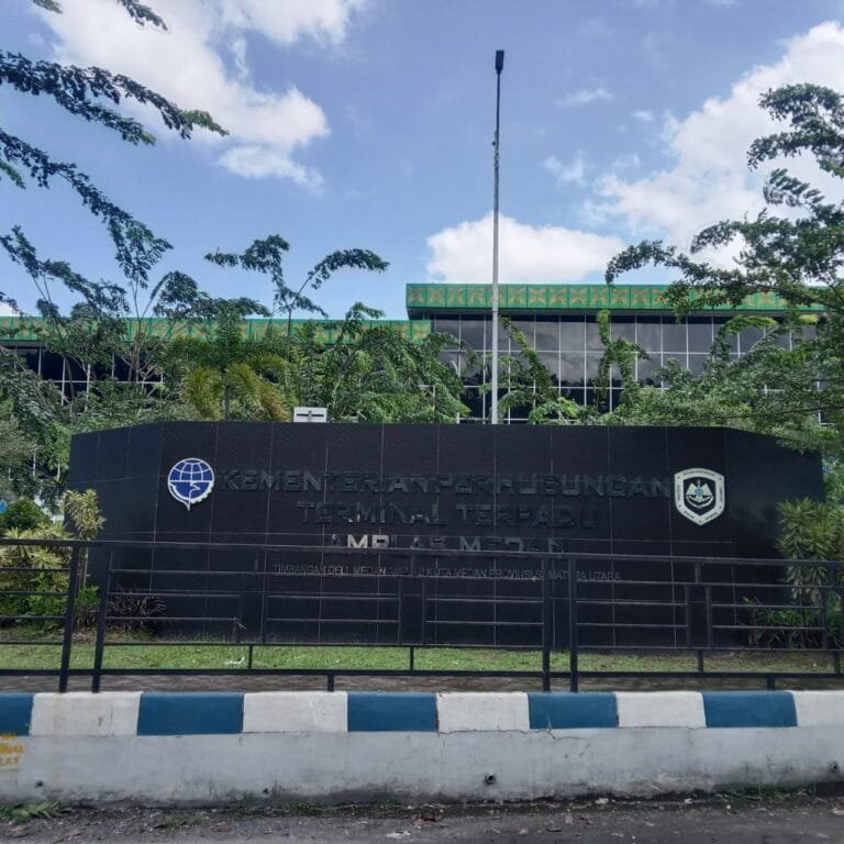 Viral Sadis Di Terminal Amplas Dipermalukan di Ancam Oleh Oknum Dishub Medan Ngaku Istri Kepala Dinas Perhubungan.