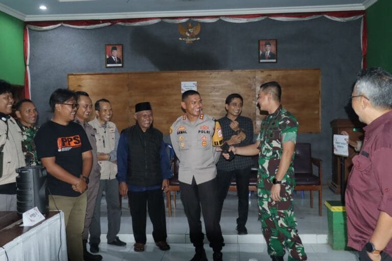 Pastikan Siap Menggelar Pilkada Serentak, Kapolres dan Forkopimda Ciamis Datangi TPS