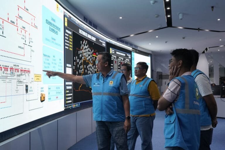 GM PLN UID Jabar Pantau Langsung Keandalan Pasokan Listrik Saat Pemungutan Suara Pilkada 2024 Serentak di Jabar