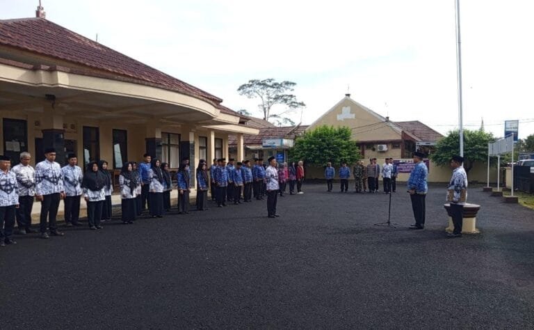 Polsek Rancah Polres Ciamis Ikuti Upacara Peringatan Hari Korpri Tingkat Kecamatan Tambaksari