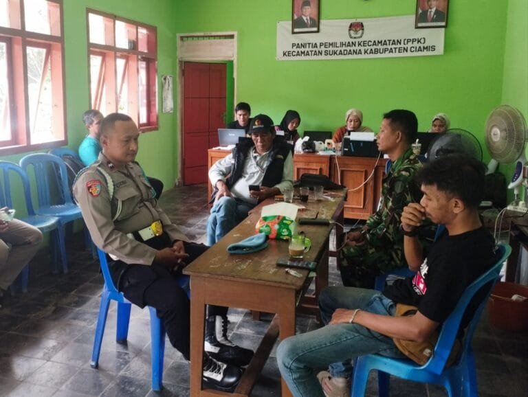 Ops Mantap Praja, Polsek Sukadana Polres Ciamis PAM Gudang Logistik di PPK Pasca Pencoblosan