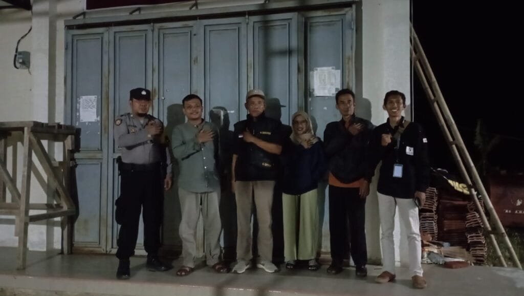 Pilkada Damai, Polsek Banjarsari Polres Ciamis Patroli Biru di Masyarakat Pasca Pencoblosan