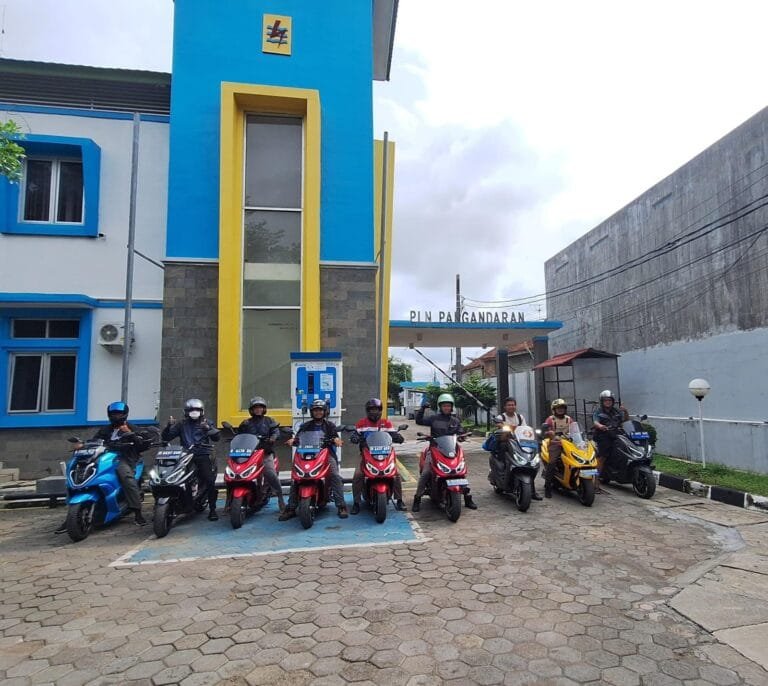 Dorong Perkembangan Kendaraan Listrik, PLN UP3 Tasikmalaya Sambut Komunitas EV FOX R/S Ngapak Raya