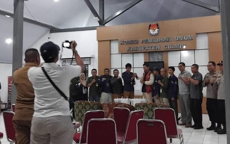 Ops Mantap Praja, Polres Ciamis Bersiagadi Kantor KPU Kabupaten Ciamis Pasca Pencoblosan