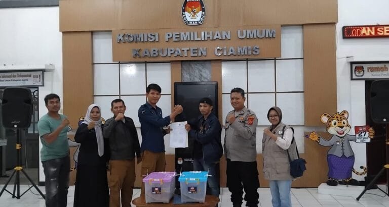Polres Ciamis Pengamanan Pergeseran Logistik Pasca Pleno Tingkat PPK Sukadana ke KPU Ciamis