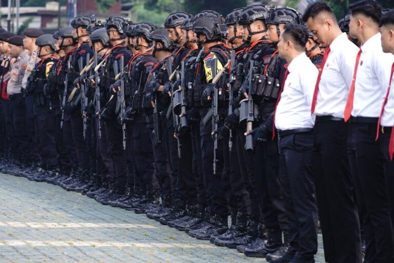 Wakapolda Jabar Hadiri Acara Pelantikan Rektor Universitas Langlangbuana Periode 2024-2029