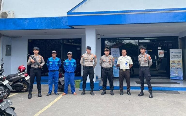 Humanis, Pasukan Patroli Roda 2 Samapta Polres Ciamis Beri Imbauan ke Obvit Perbankan