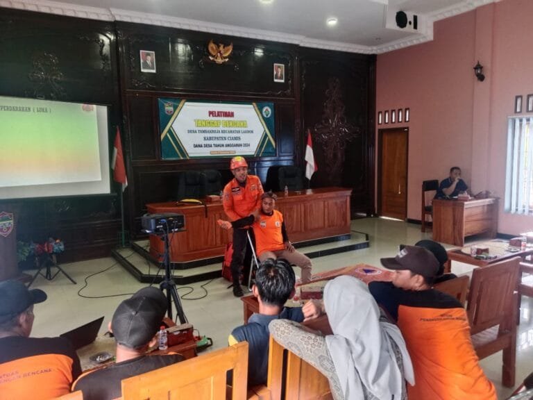 Polsek Lakbok Polres Ciamis Hadiri Sosialisasi Mitigasi Bencana di Desa Tambakreja