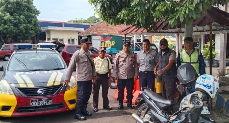 Cipkon Bahaya Kriminalitas, Polsek Kawali Polres Ciamis Sampaikan Binluh ke Satpam Pasar Galuh