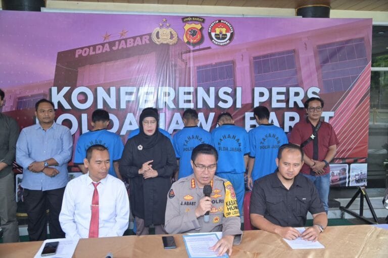 POLDA JABAR UNGKAP KASUS TINDAK PIDANA PENCURIAN KENDARAAN BERMOTOR