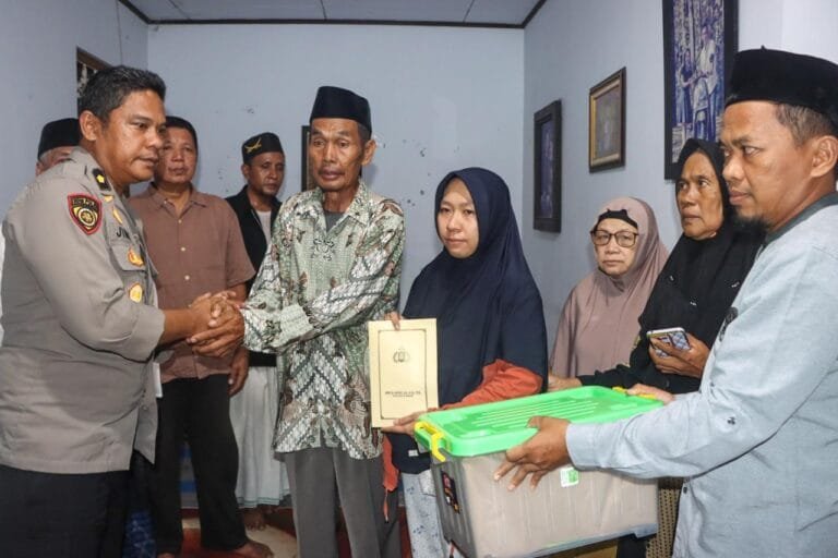 Gugur Setelah Bantu Evakuasi Korban Bencana Sukabumi, Bripka Miftahu Rochman Jadi Teladan