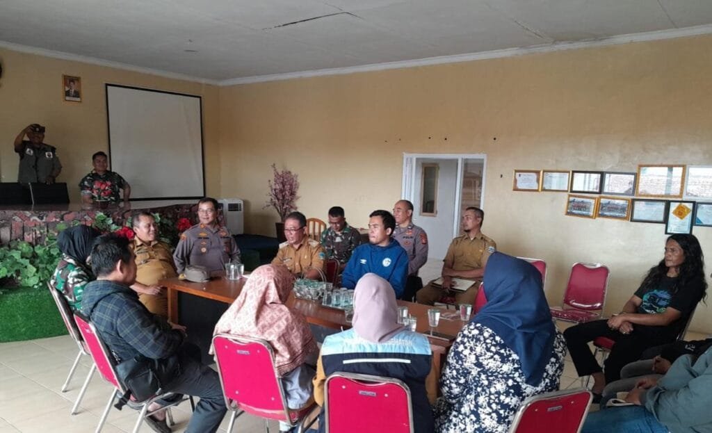 Polsek Wanaraja Gelar Mediasi Antara Pemilik Peternakan Burung Puyuh dan Warga