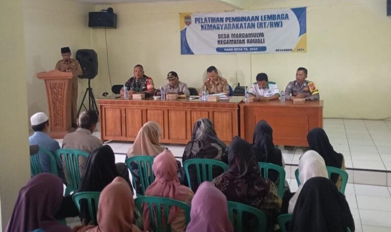 Dukung Program Asta Cita, Polsek Kawali Polres Ciamis Ajak Warga Margamulya Jadikan Lahan Produktif
