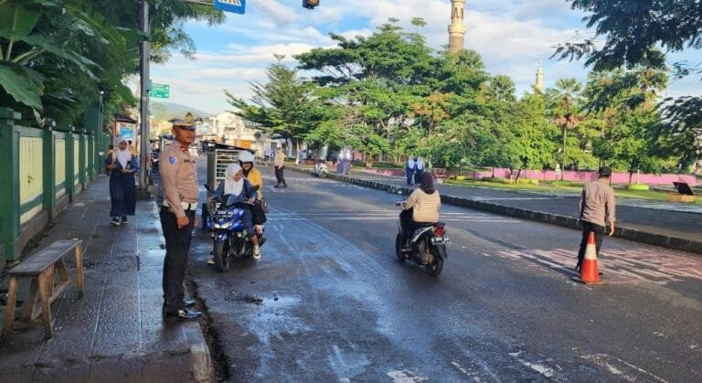 Polsek Kawali Amankan Pagi Hari dengan Gatur Lalin di Titik-Titik Keramaian