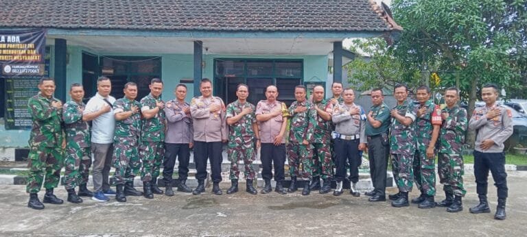 Sinergitas TNI-Polri Jaga Harkamtibmas, Polsek Pamarican Apel Gabungan di Makoramil