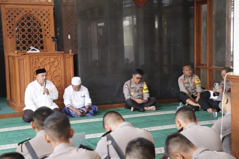 Polres Ciamis Perkuat Kedisiplinan Personel melalui Bimbingan Rohani