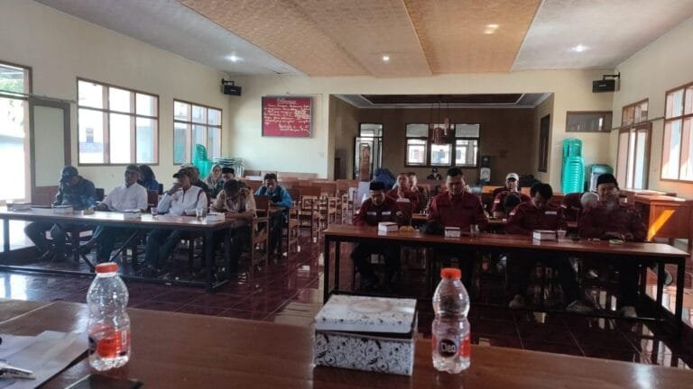 Desa Sukamantri Gelar Sosialisasi Percepatan Pelunasan PBB-P2 Tahun 2025, Polri Siap Mendukung
