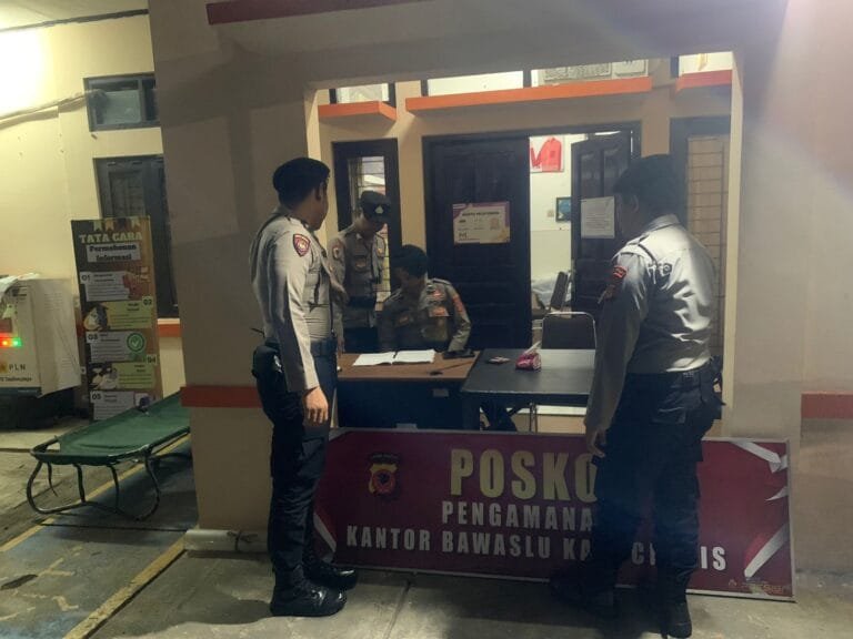 Jaga Harkamtibmas, Sat Samapta Polres Ciamis Patroli Roda 2 Keliling Perkotaan Sambangi Bawaslu