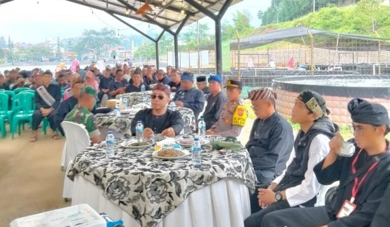 Polsek Panjalu Datang Beri Himbauan Kamtibmas Saat Soft Launching Desa Wisata Cibeureum