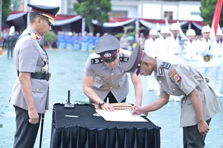 1079 Bintara Remaja Asal Papua dan Jawa Barat Lulusan SPN Polda Jabar Siap Bertugas di Jawa Barat