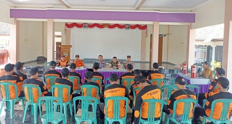 Polsek Lakbok Polres Ciamis Hadiri Sosialisasi Mitigasi Bencana di Desa Sukanagara