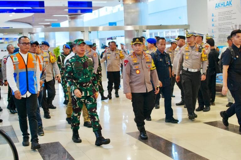 Kapolri Pastikan pengamanan, Kelayakan Kapal, dan Mitigasi Bencana Libur Natal dan Tahun Baru