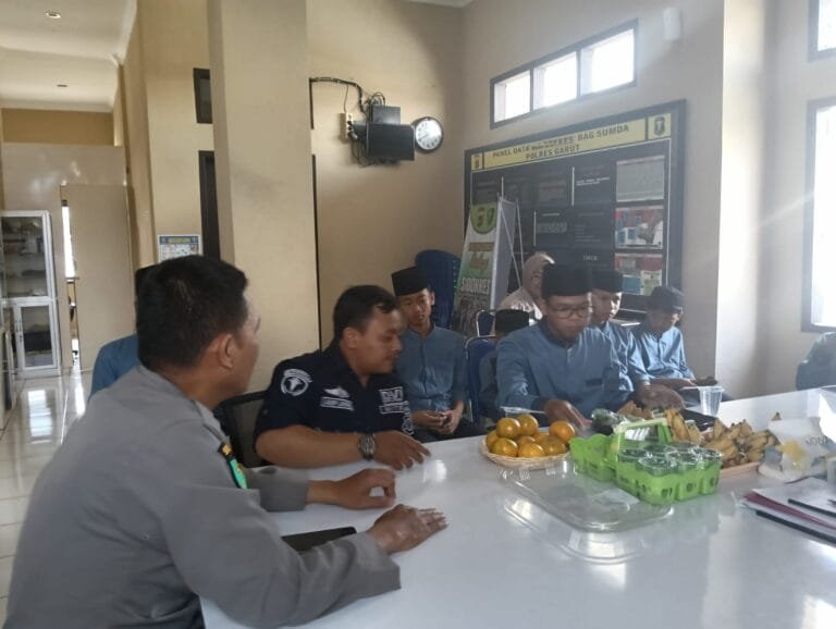 Sie Dokkes Polres Garut Jumat Berbagi Bersama Anak Yatim Piatu
