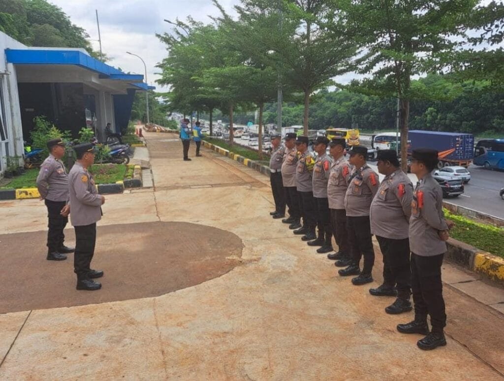 Apel Serah Terima Jaga Pam Ops Lilin Lodaya 2024 di Pospam KM 48 A Japek