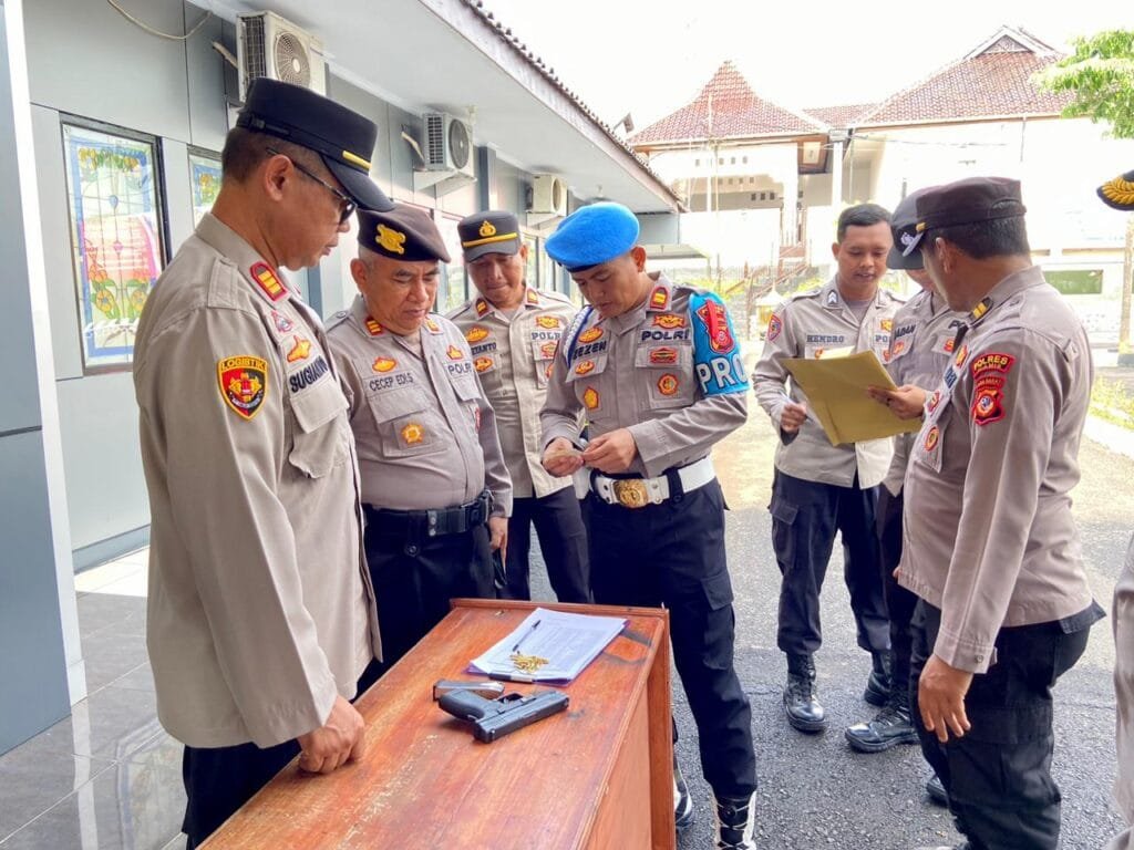 Polres Ciamis Gelar Apel Pengecekan Senjata Api Organik Polri Polres Ciamis