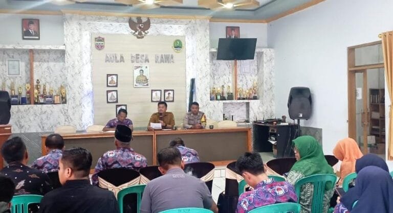 Polsek Kawali Datang Sampaikan Himbauan Kamtibmas di Rakor Tingkat Desa Rawa