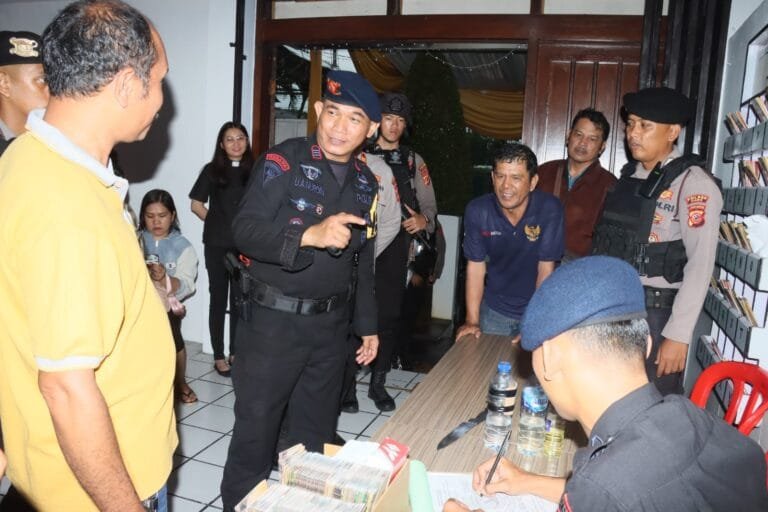 Polres Ciamis Laksanakan Sterilisasi Tempat Ibadah Umat Nasrani untuk Perayaan Natal 2024