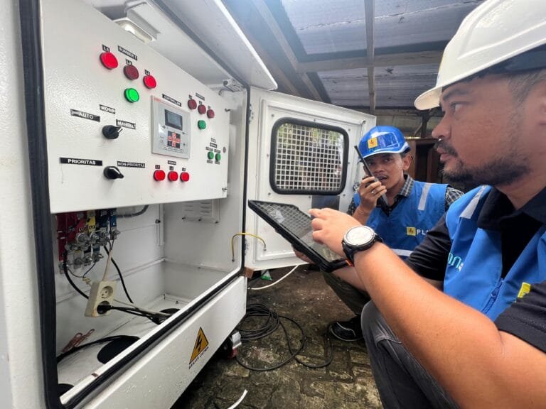 Pastikan Keandalan Pasokan Listrik Aman Saat Perayaan Natal 2024, Sejumlah Personil PLN Disiagakan di Beberapa Gereja