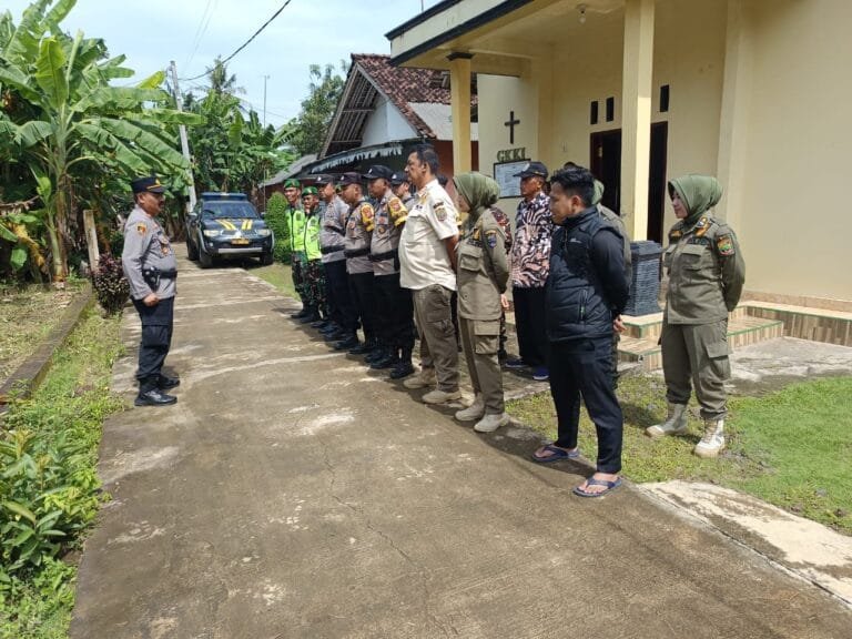 Berikan Rasa Aman, Polres Ciamis Pam Kegiatan Ibadah Natal di GKKI Cintaratu Lakbok