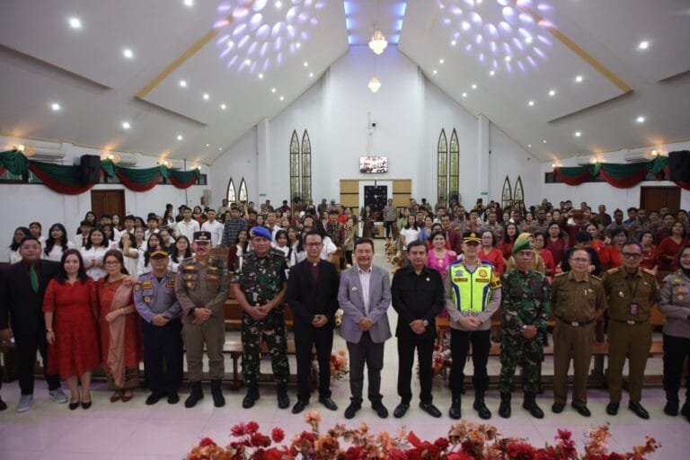Bersama Forkopimda, Kapolres Garut Pantau Gereja Pada Malam Natal