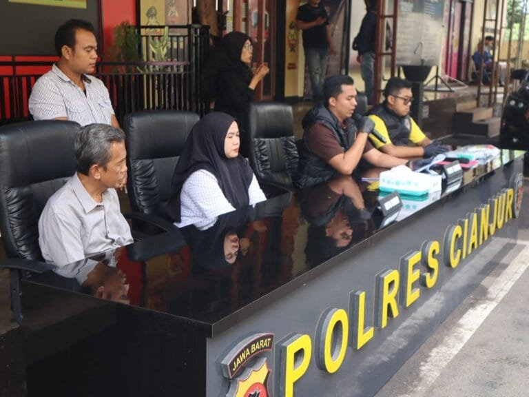 Satreskrim Polres Cianjur Gelar Konferensi Pers Dugaan Malpraktik Dokter di Sindangbarang