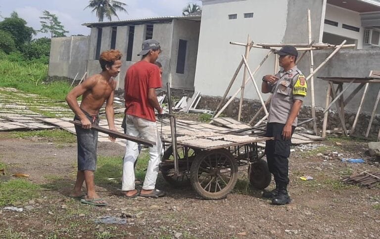 Cooling System, Polsek Cikoneng Polres Ciamis Koorkom Bahaya TPPO ke Warga di Desakidul