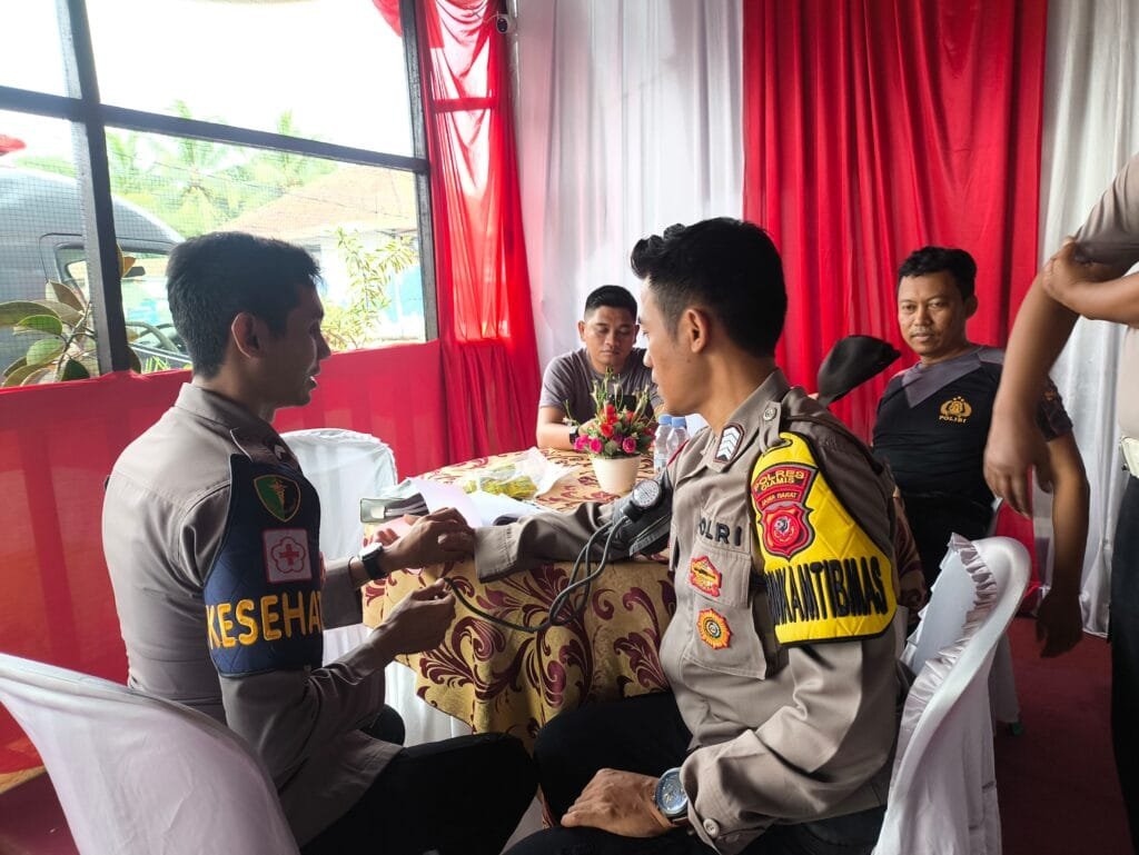 Dokkes Polres Ciamis Cek dan Bekal Kesehatan Personel Ops Lilin Lodaya 2024