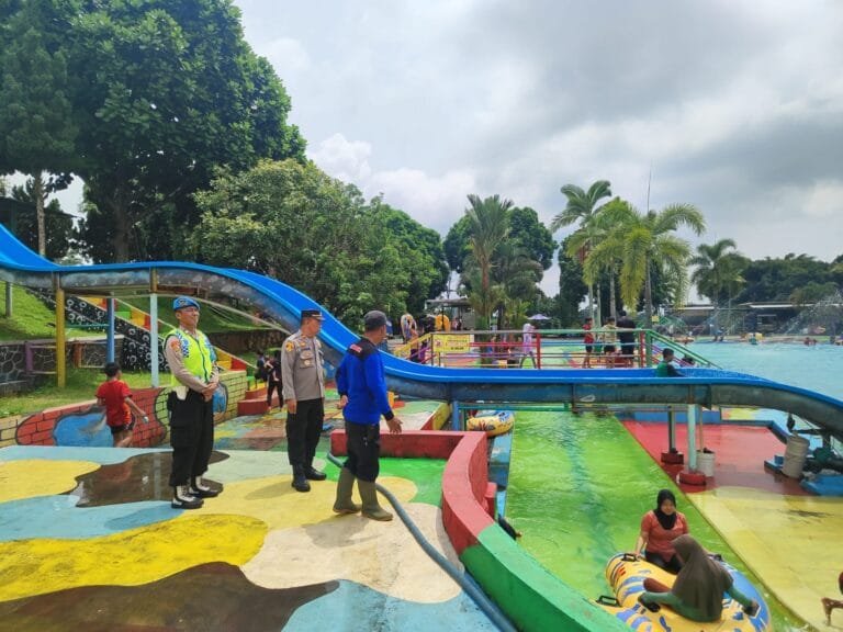 Cipta Kondisi, Polsek Cipaku Polres Ciamis Monitoring Kawasan Obwis di Desa Jalatrang