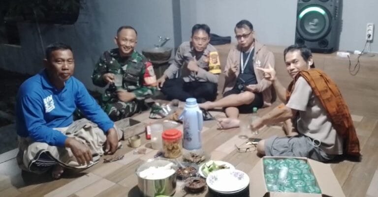 Soliditas TNI-Polri Jaga Harkamtibmas, Polsek dan Koramil Lakbok Cooling System ke Warga Bantardawa
