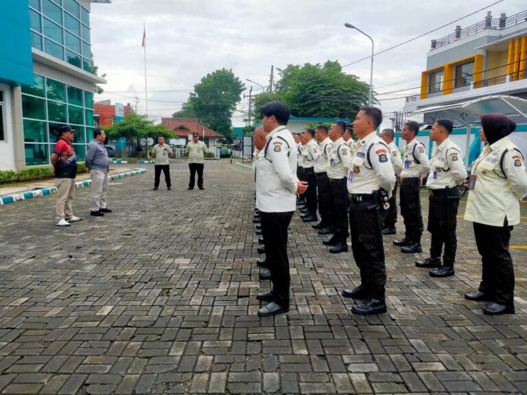 PLN UP3 Tasikmalaya Tingkatkan Pengamanan Aset dengan Refreshment Satuan Pengamanan Jelang Natal dan Tahun Baru 2024/2025