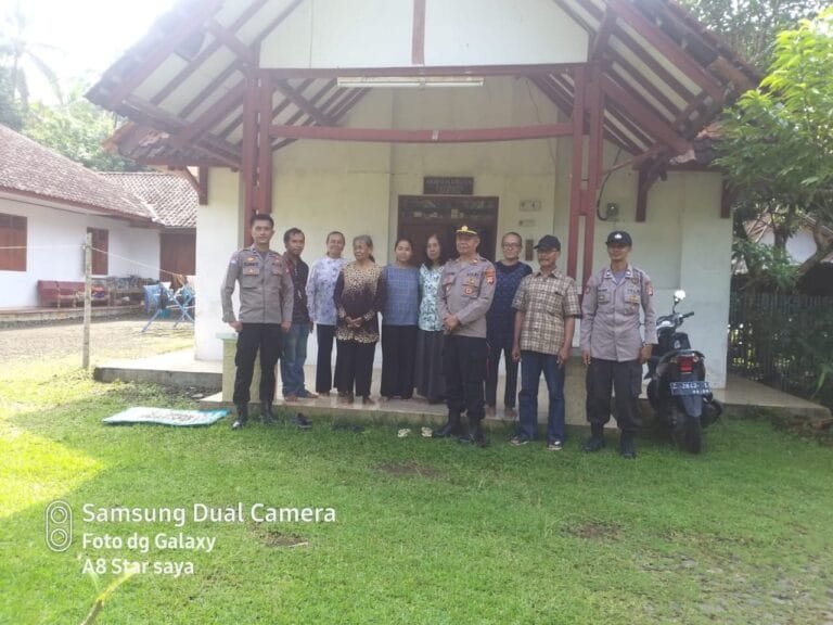 Awal Tahun 2025, Polsek Cisaga Beri Pengamanan Kegiatan Keagamaan di Gereja Kristen Pasundan