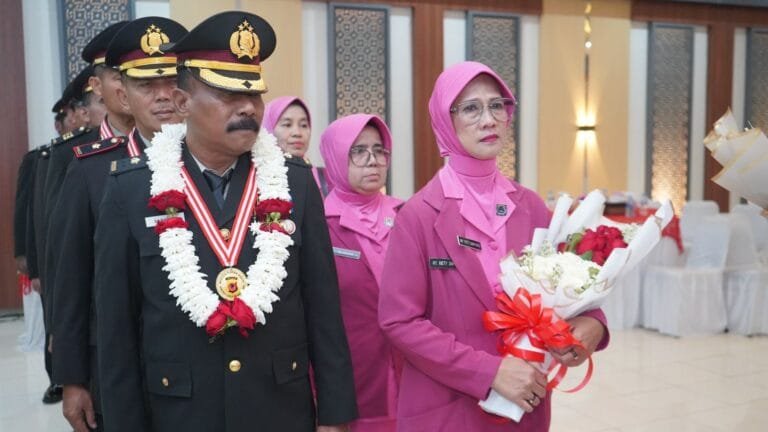 Upacara Wisuda Purna Bhakti, Kapolres Cianjur Lepas 9 Purnawirawan Polri