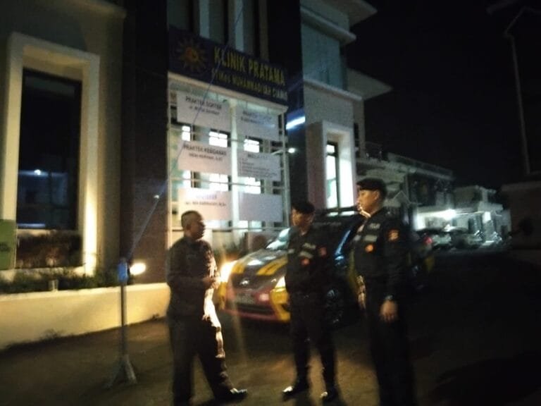 Humanis, Personel Samapta Polres Ciamis Datangi Satpam STIKes Muhammadiyah Ciamis Beri Imbauan Kamtibmas