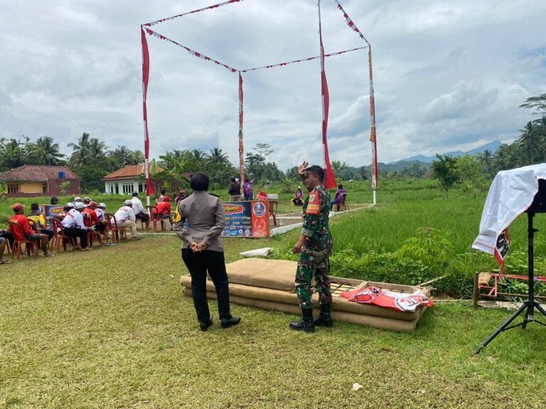 Antisipasi Gangguan Kamtibmas, Polsek Ciamis Datangi Area Liga Merpati di Desa Sukajadi