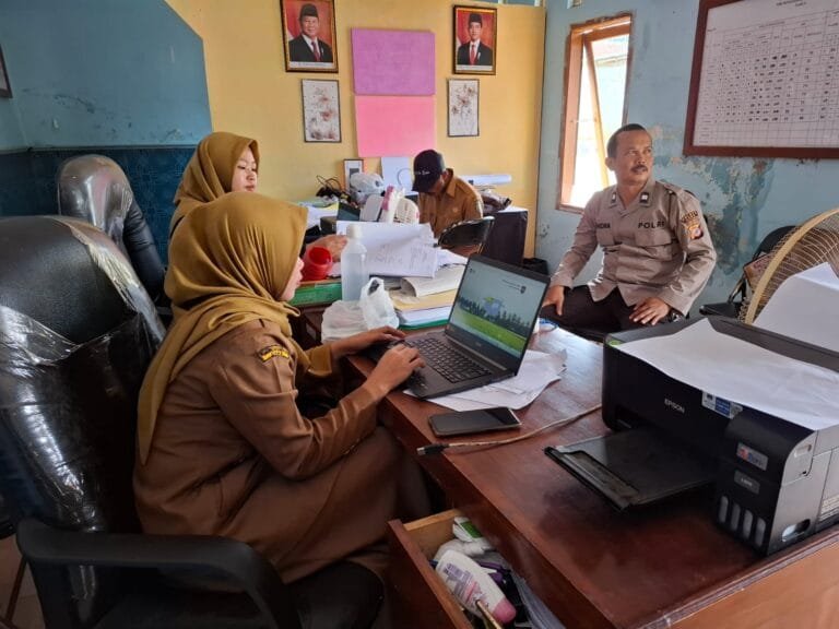 Perkuat Sinergitas, Polsek Cimaragas Polres Ciamis Koorkom Kamtibmas ke Perangkat Desa Janggala